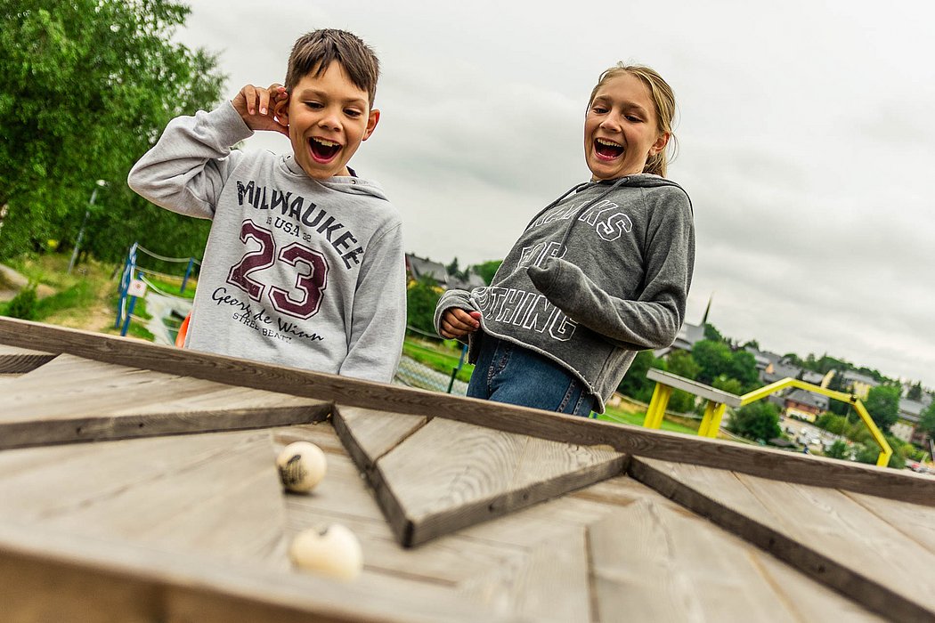 Holz-Kugelbahn Murmelbahn Attraktion Freizeitpark Erlebnisberg A