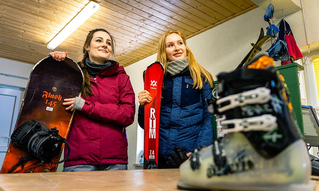 Skiverleih ausleihen Ski Snowboard Erlebnisberg Altenberg