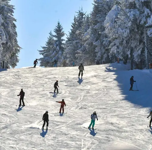 Skigebiet Ski fahren Winterzauber Erlebnisberg Altenberg Skigebiet Ski fahren Winterzauber Erlebnisberg Altenberg