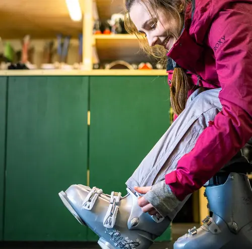 Skiverleih ausleihen Ski Snowboard Erlebnisberg Altenberg